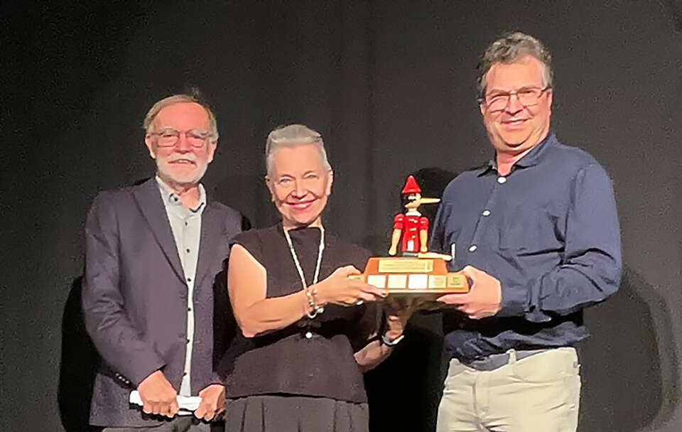 À gauche, Guy Cormier, gagnant 2024. À droite, Jeanne Leblanc, gagnante 2025.